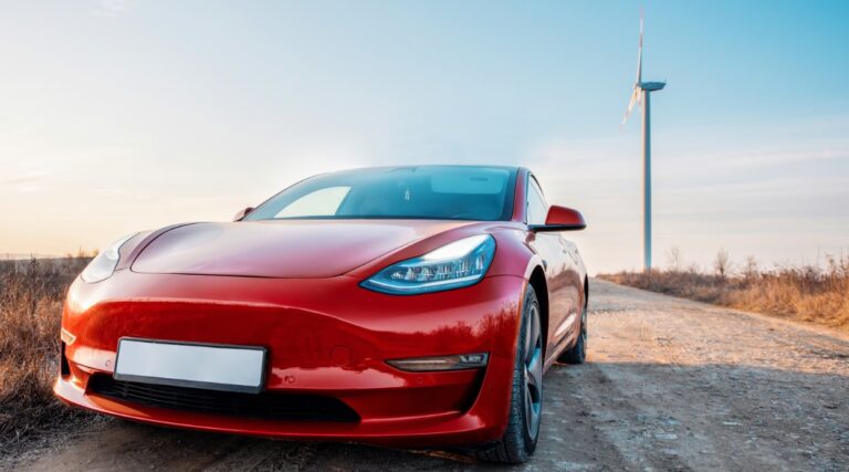 Tragédie sur la route : l&rsquo;accident de Jean Baptiste Dessort avec une Tesla